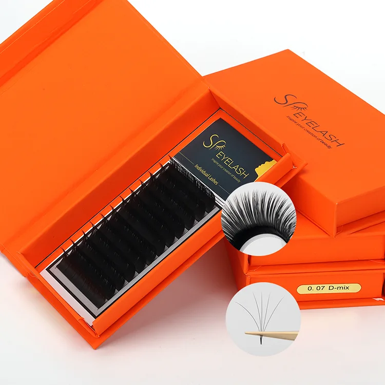 Lashes Féin -Fanning